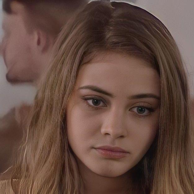 Clara Holmes